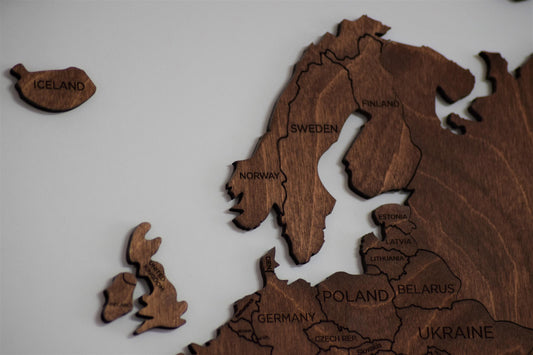 Where were jigsaw puzzles invented?